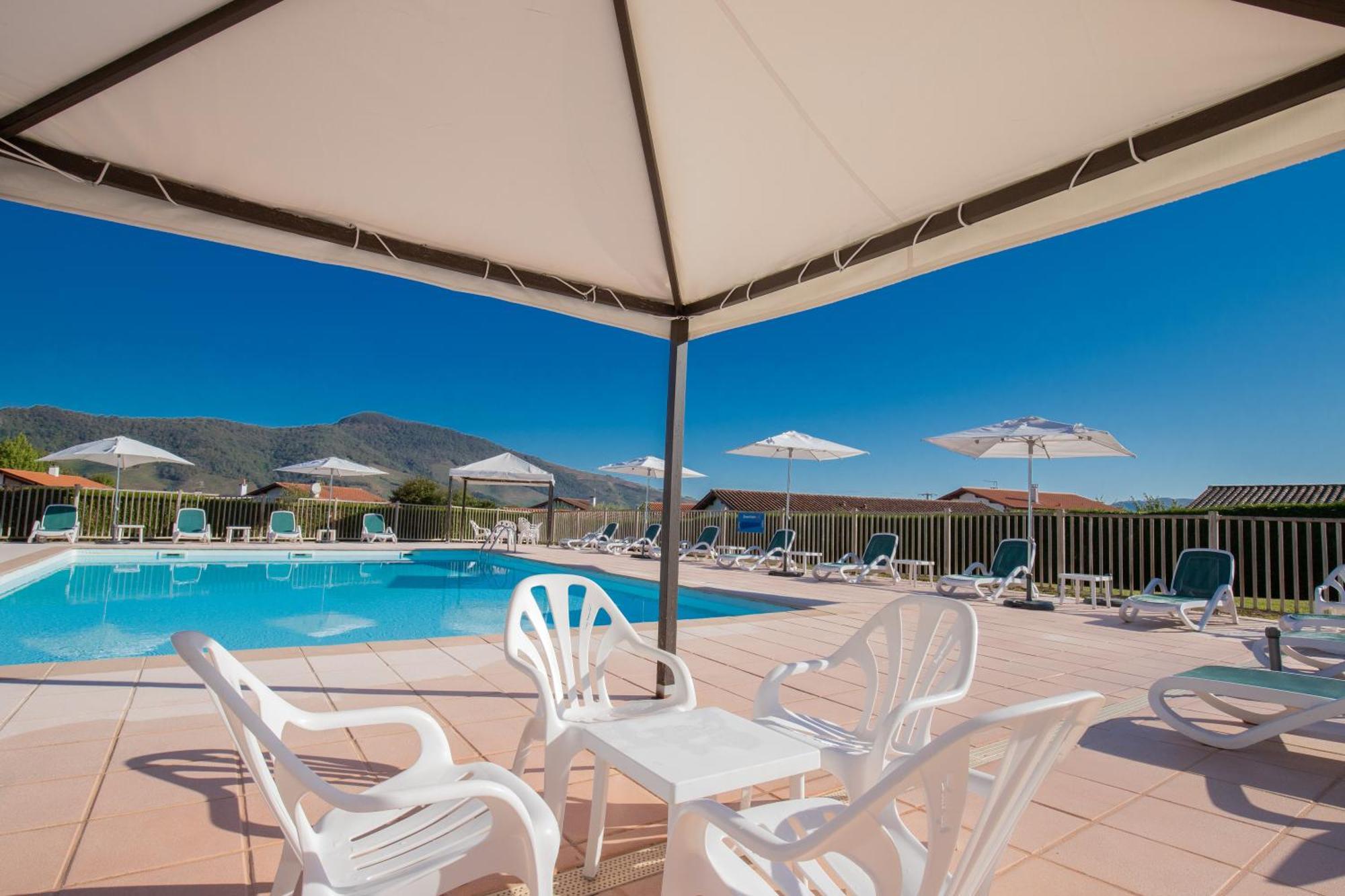 Vvf Residence Pays Basque Saint-Jean-Pied-De-Port Esterno foto